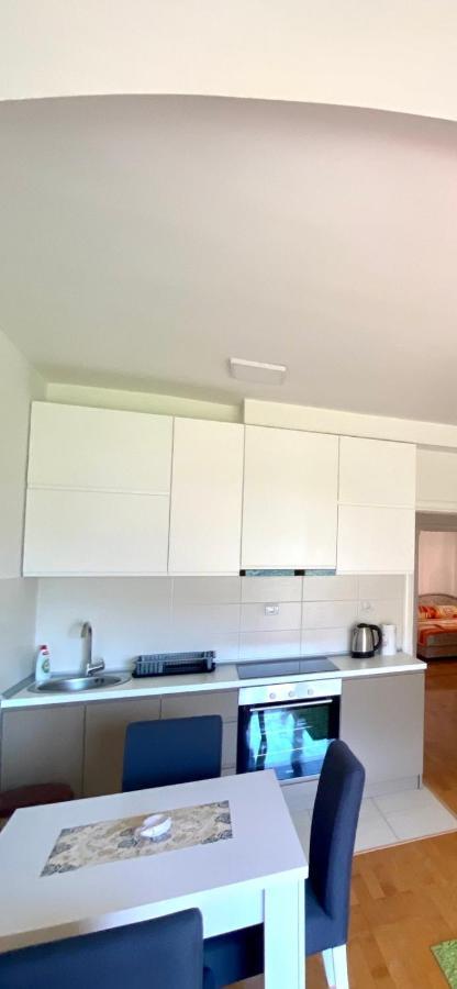 Jovana -- Porodicni Apartmani Igalo Herceg Novi Exterior foto